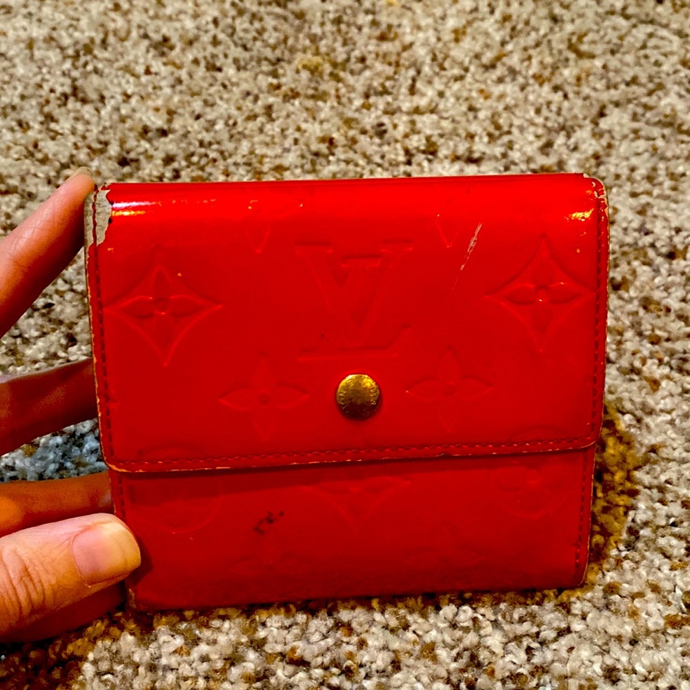 Louis Vuitton Red Vernis Elise Wallet / TH0063